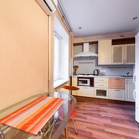 Apartment On Hryhoriia Chuprynky Kiev Extérieur photo