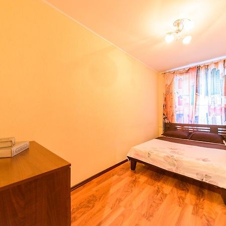 Apartment On Hryhoriia Chuprynky Kiev Extérieur photo