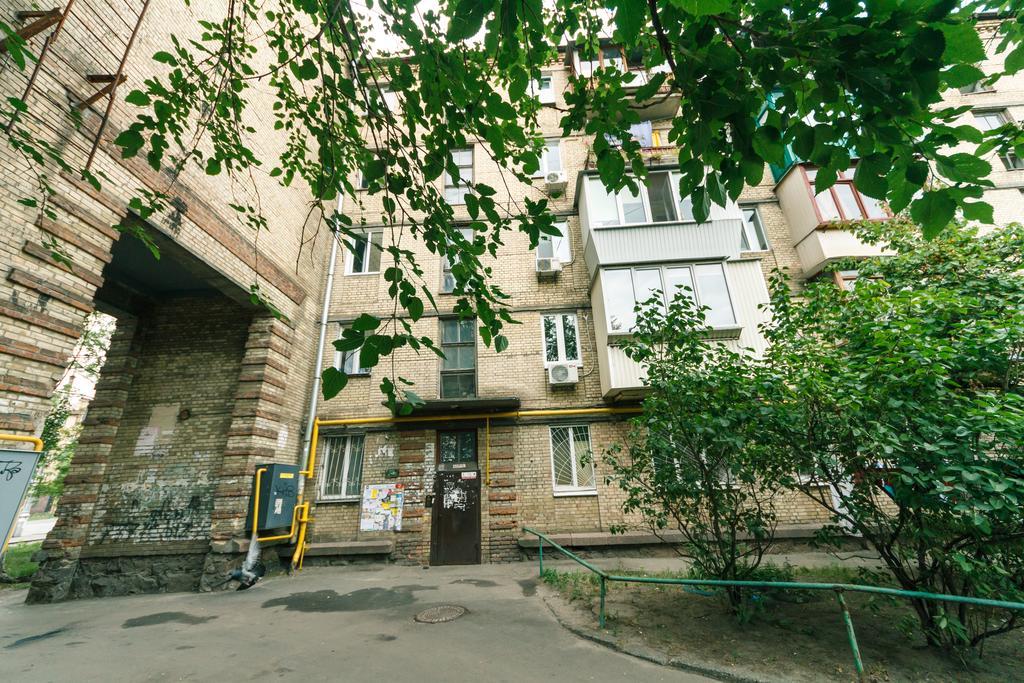 Apartment On Hryhoriia Chuprynky Kiev Extérieur photo