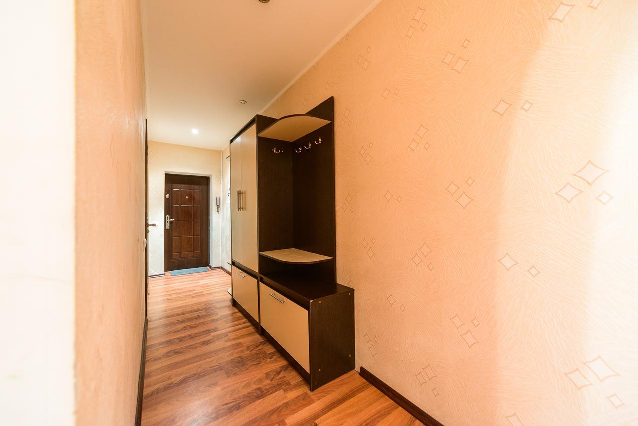 Apartment On Hryhoriia Chuprynky Kiev Extérieur photo