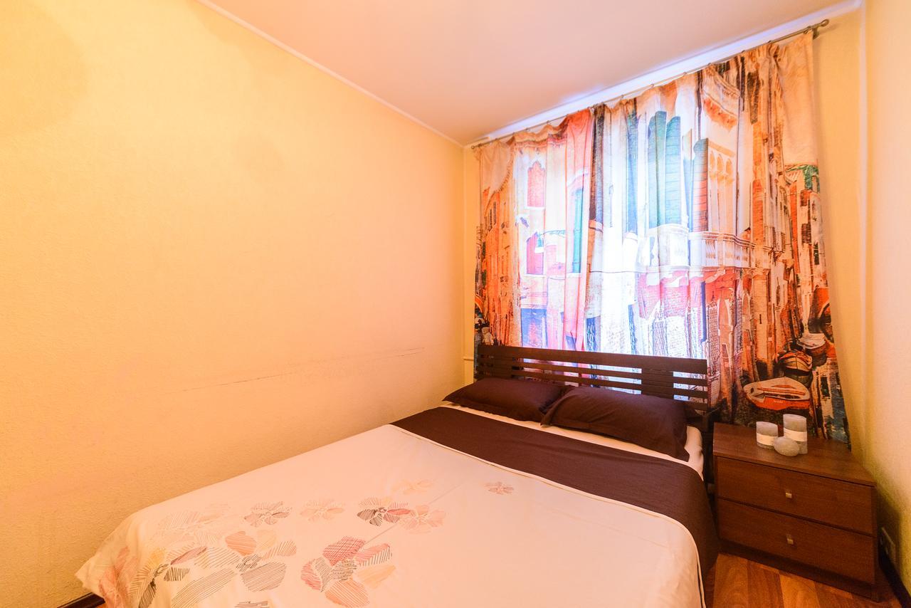 Apartment On Hryhoriia Chuprynky Kiev Extérieur photo