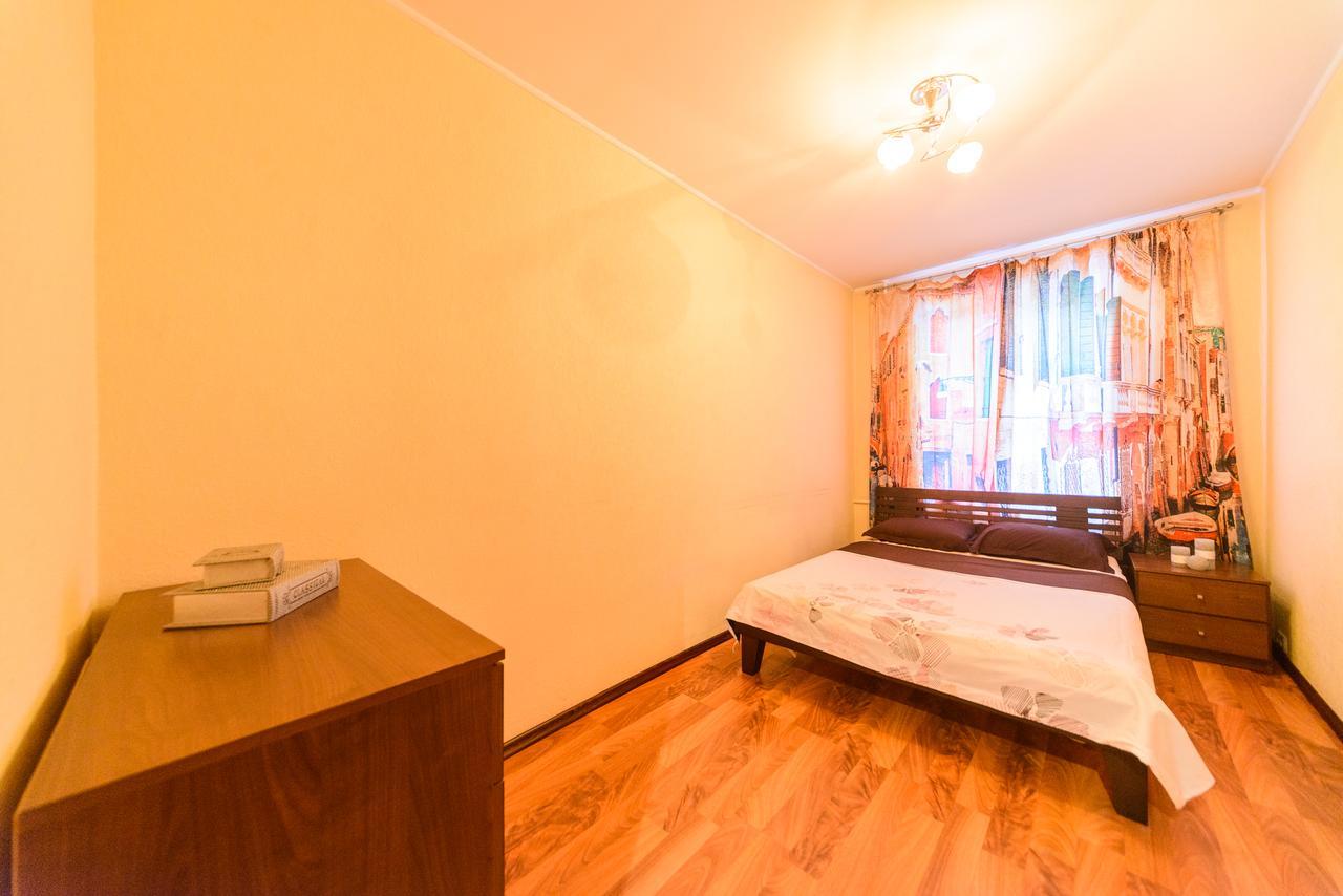 Apartment On Hryhoriia Chuprynky Kiev Extérieur photo