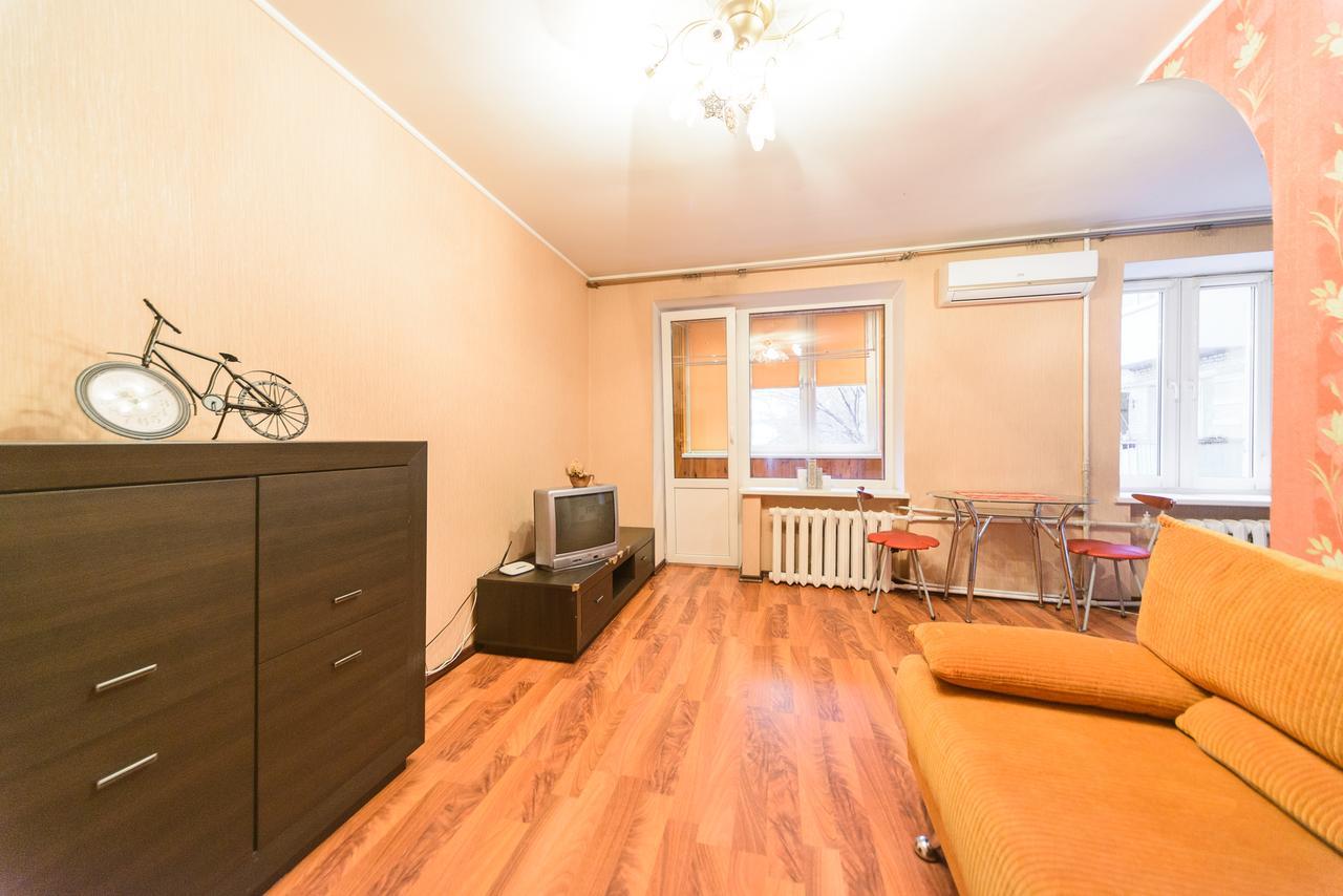 Apartment On Hryhoriia Chuprynky Kiev Extérieur photo