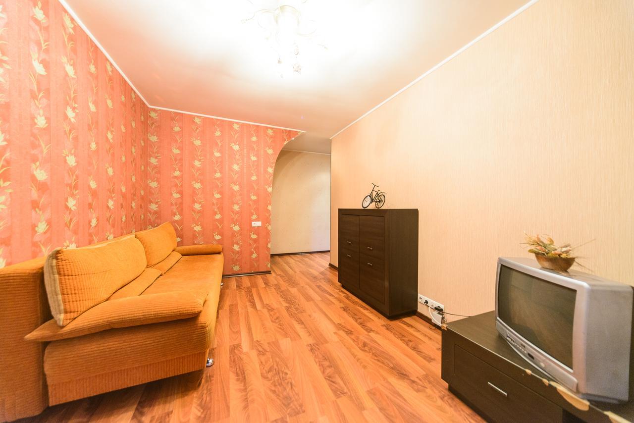 Apartment On Hryhoriia Chuprynky Kiev Extérieur photo